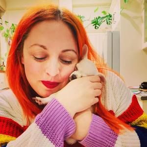 Meet your Posher, Joelie